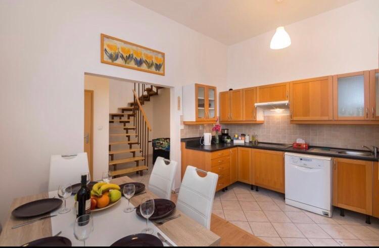 Apartment Stepanska Prague Exterior photo